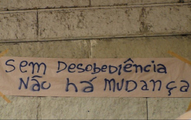 Desobedecer regras, de maneira pacífica, contra o estado opressor e autoritário, ainda não é consenso entre as lideranças no país (Foto: Reprodução)