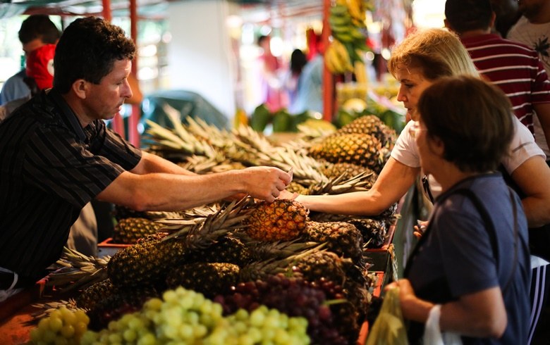 Mais de 280 toneladas de alimentos saudáveis sem agrotóxicos foram oferecidos na Feira (Foto: Joka Madruga/MST)